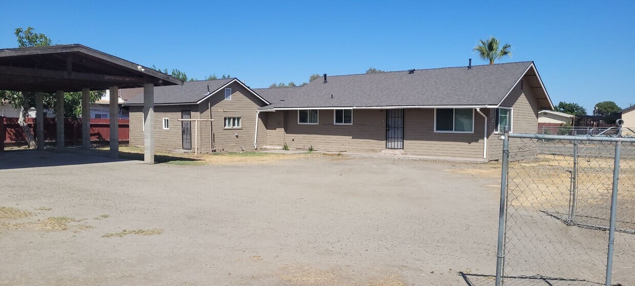 Primary Photo - Beautiful home. Apply today!