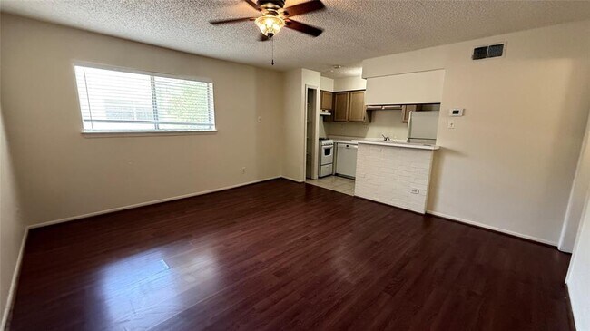 Building Photo - 1328 Bomar St