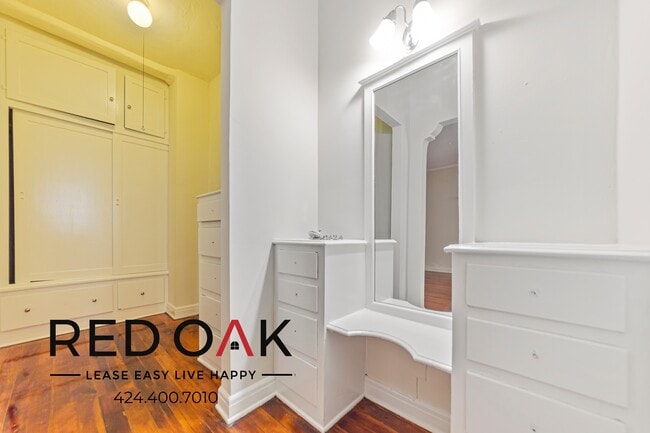 Building Photo - 621 S Gramercy Pl