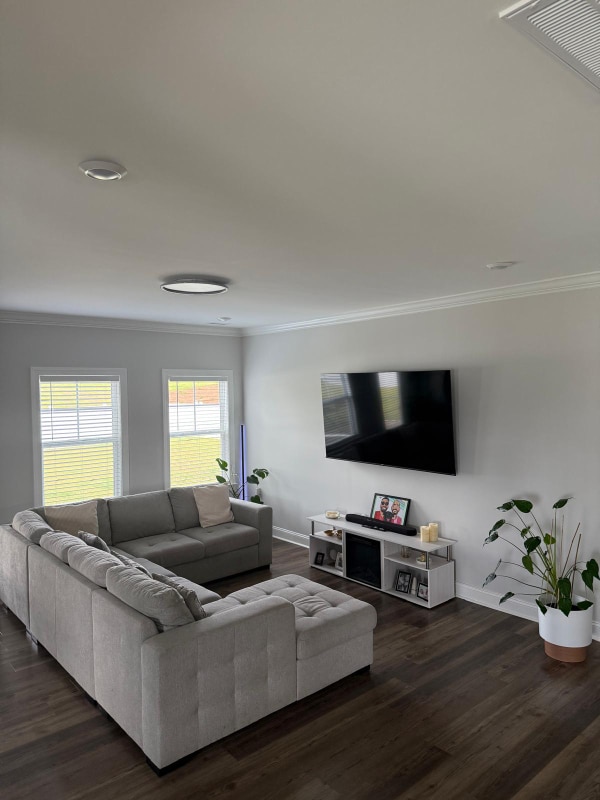 Building Photo - 402 Ravensworth Dr