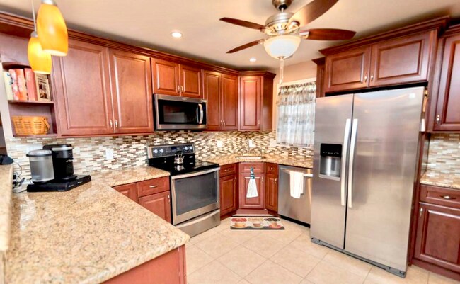 Building Photo - 31 Openwood Ln