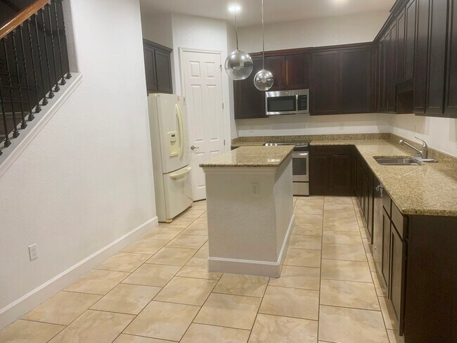 Foto del edificio - 2812 Plymouth PIace