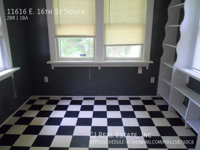 Foto del edificio - 11616 E 16th St