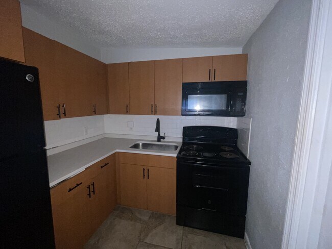 Building Photo - 3864 Robert C Weaver Dr