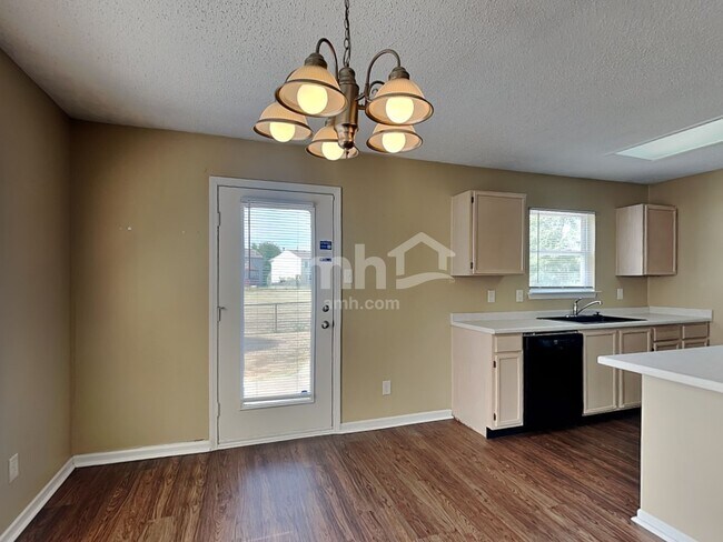 Foto del edificio - 14324 Orange Blossom Trail