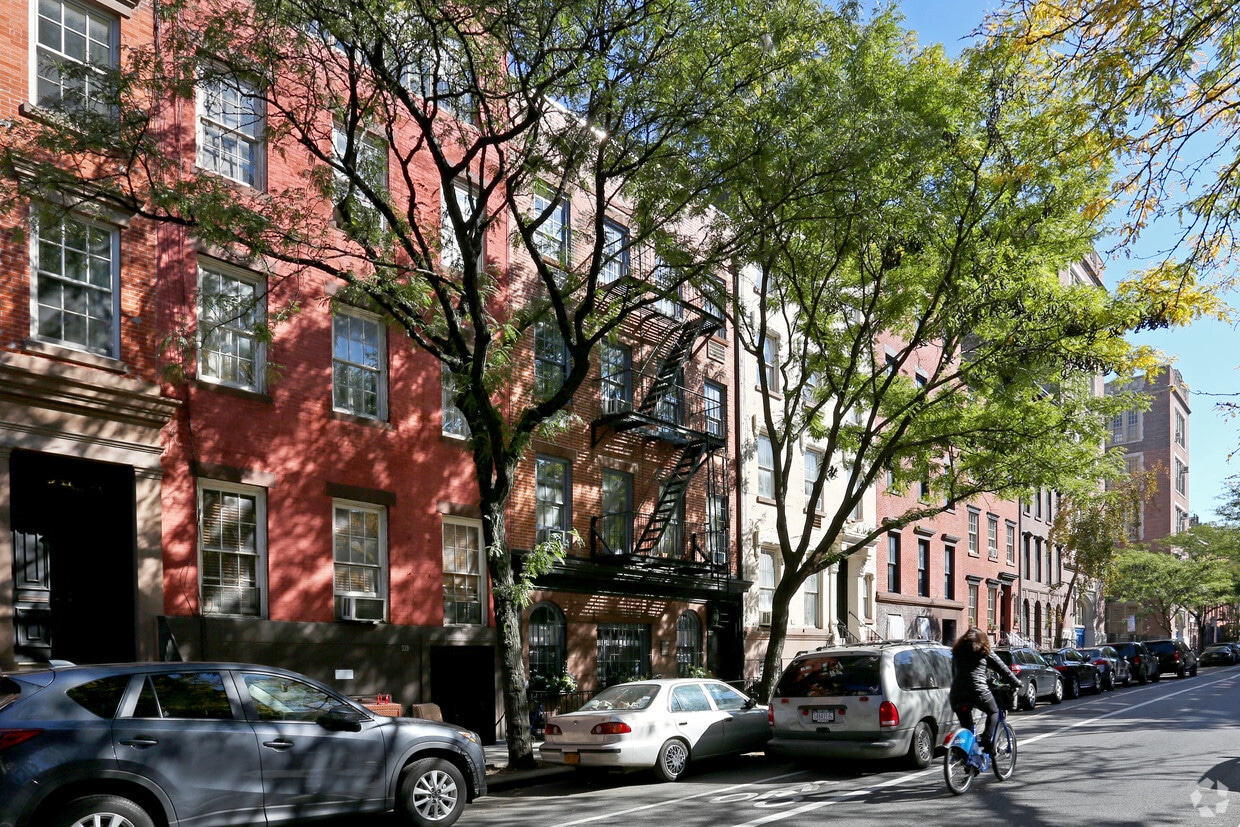 Building Photo - 337 W 20th St
