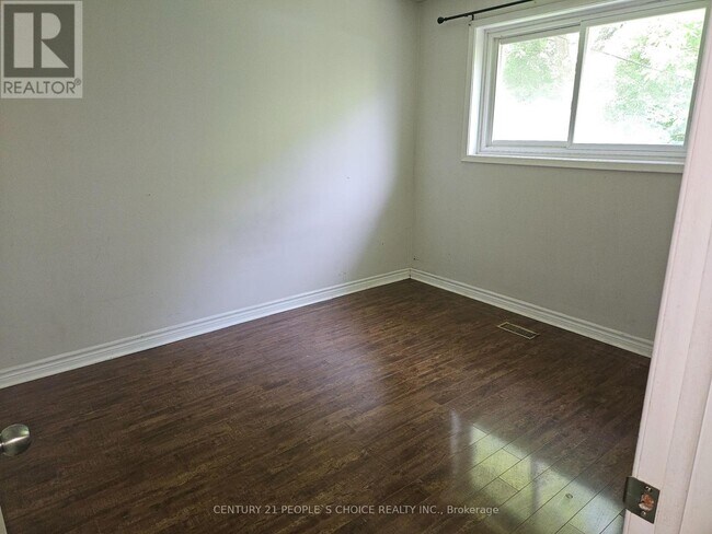 Building Photo - 47 Honbury Rd