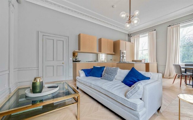 Foto del edificio - 521 Elm Ln