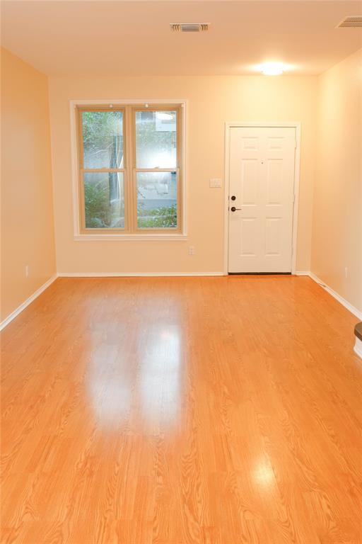 Foto del edificio - 7515 Windrush Dr