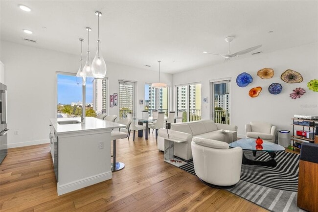 Building Photo - 600 3rd Ave S