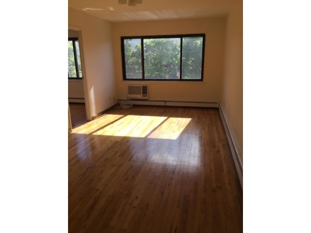 Foto principal - 3224 68th St