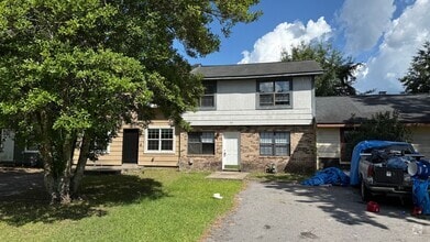 Building Photo - 818 Lesa St