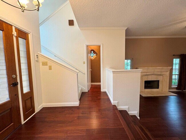 Foto del edificio - 6401 Wallace Cove