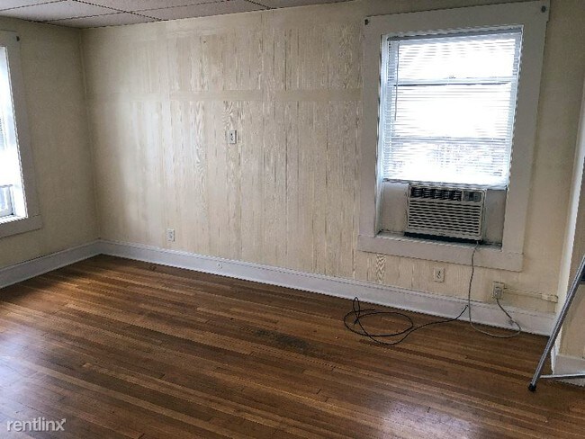 Building Photo - 3 br, 1 bath Apartment - 1815 E 136 St