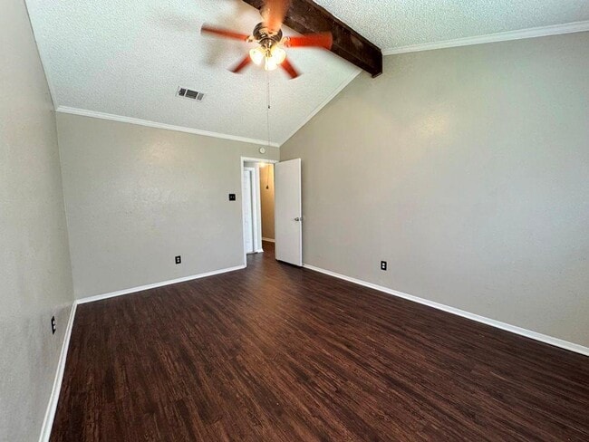 Building Photo - 1107 Spearson Ln