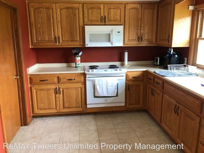 Building Photo - 2 br, 1 bath House - 206 Twin Oaks
