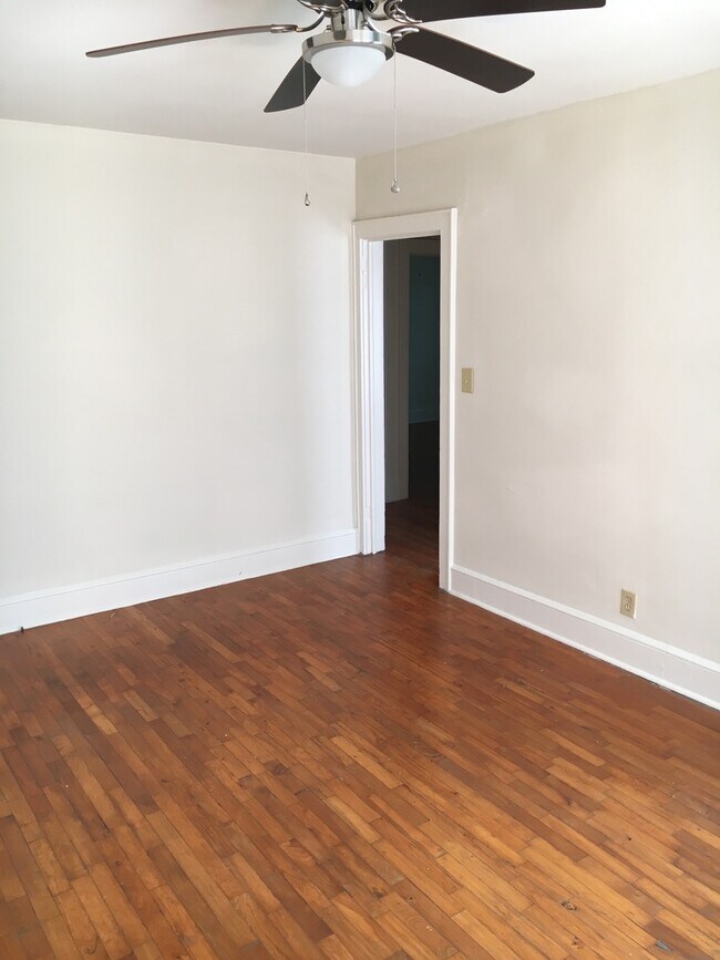 Building Photo - 4 Whiteway Dr.