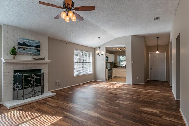 Foto del edificio - 2711 Grants Lake Blvd