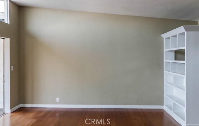 Foto del edificio - 475 Cliff Dr