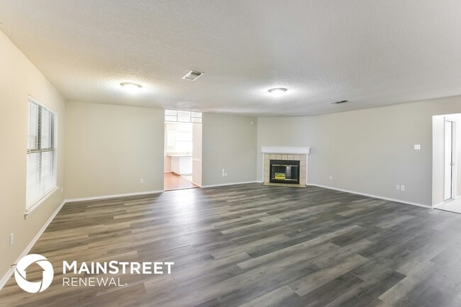 Building Photo - 2121 Rolling Creek Run