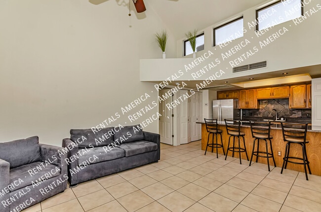 Foto del edificio - 1200 E River Rd