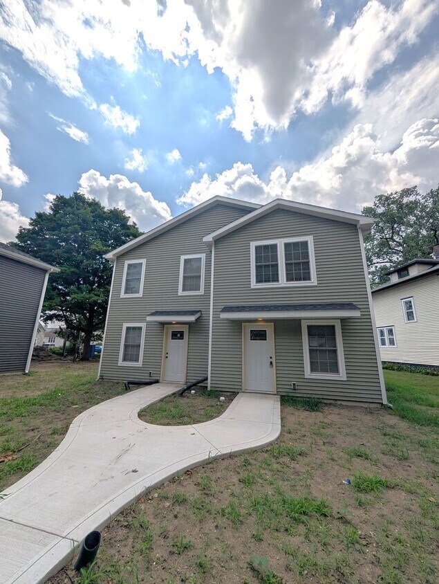 Foto principal - 1117 Edwardsburg Ave