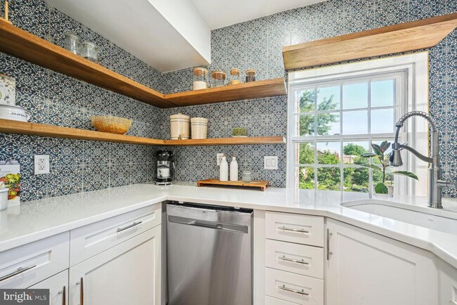 Foto del edificio - 3660 38th St NW