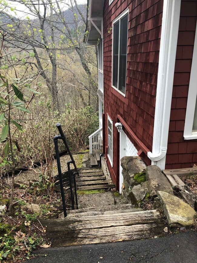 Foto del edificio - **Montreat Rental** August 15th, 2026-May 15th, 2027