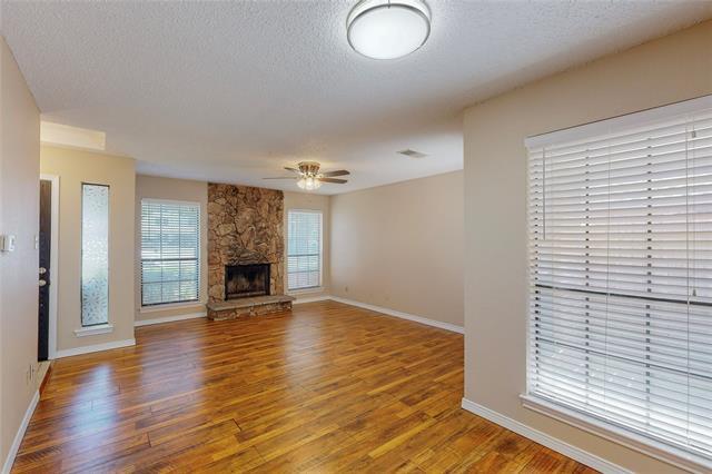 Foto del edificio - 1912 N Irving Heights Dr