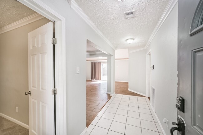 Building Photo - 22203 Fincastle Dr