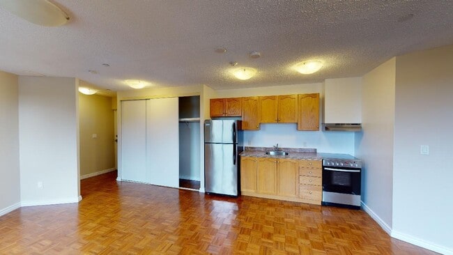 Interior Photo - 614 Lake