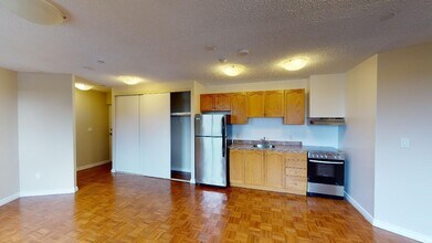 Interior Photo - 614 Lake