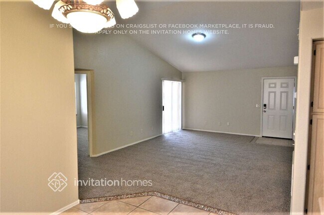 Foto del edificio - 7934 W Laurel Ln