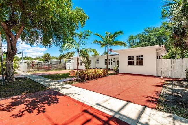 Foto del edificio - 13485 NE 9th Ave