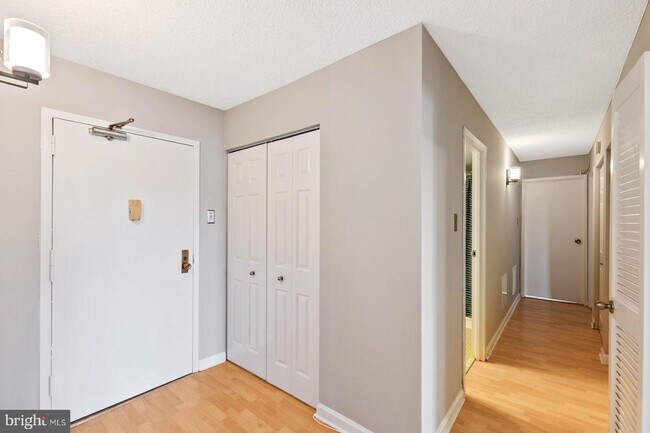 Building Photo - 5300 Holmes Run Pkwy