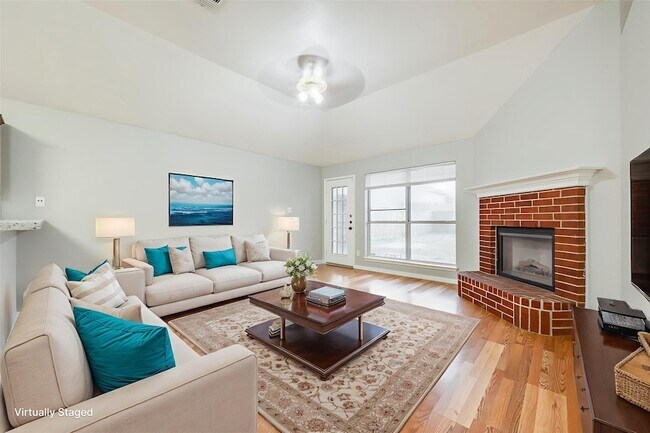 Foto del edificio - 5900 Rising Meadow Dr