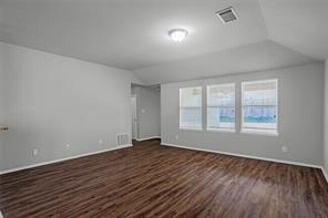 Building Photo - Charming 3-Bedroom Home in Sought-After Aubrey Neighborhood