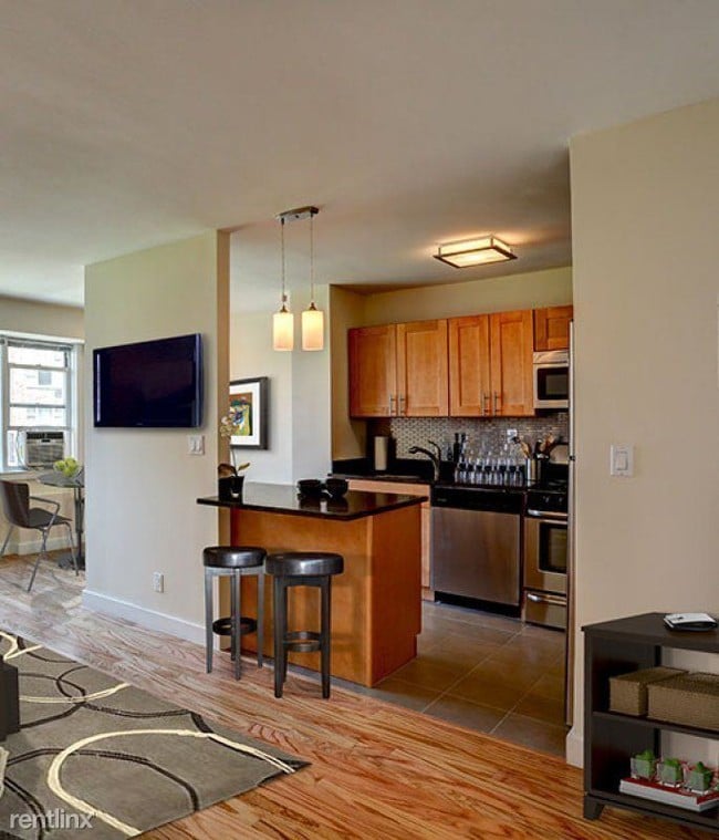 Building Photo - 42 W 138th St