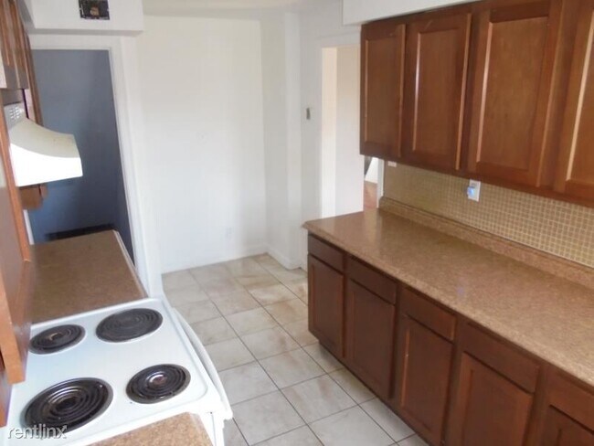 Building Photo - 3 br, 1 bath Duplex - 3001 Glen Mawr Stree...
