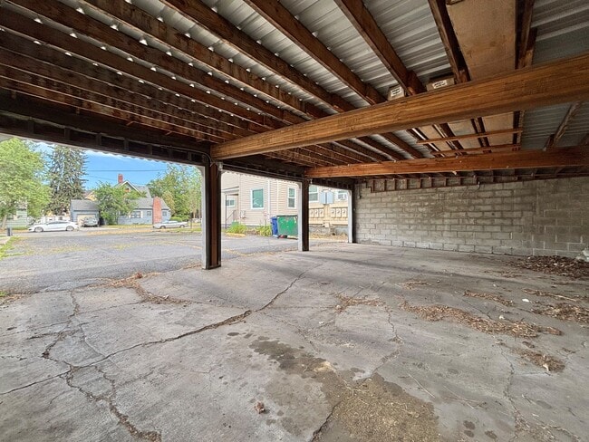 Building Photo - 176 S Chestnut St