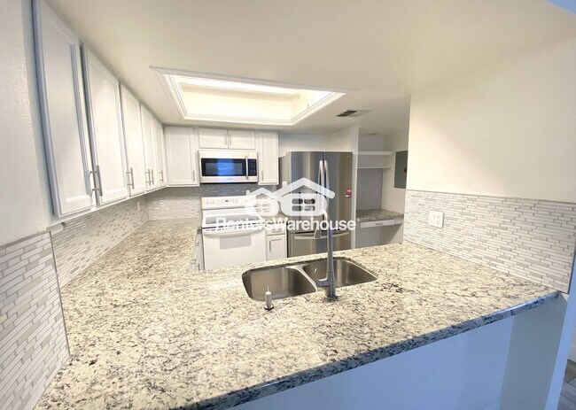 Foto del edificio - 1505 N Center St