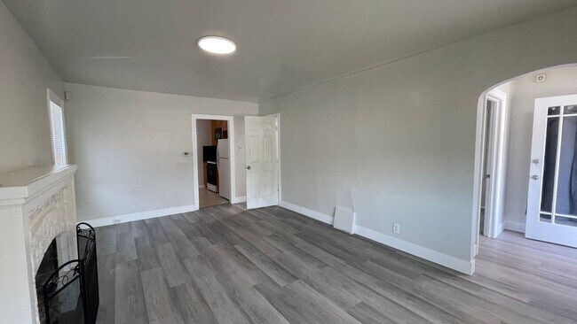 Building Photo - 2921 73rd Ave