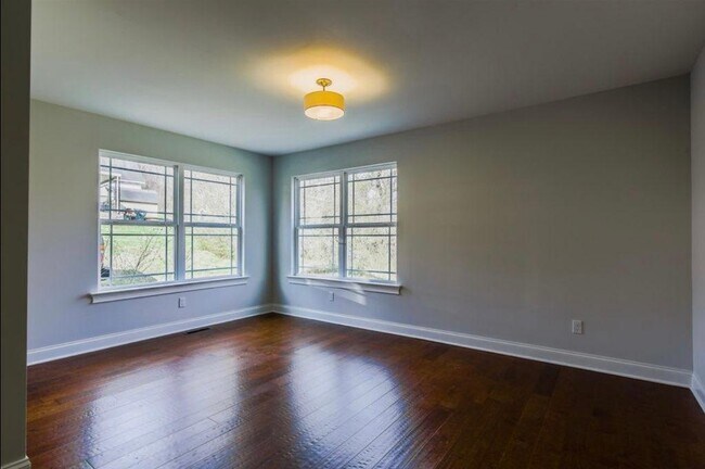 Foto del edificio - 4409B Providence Heights