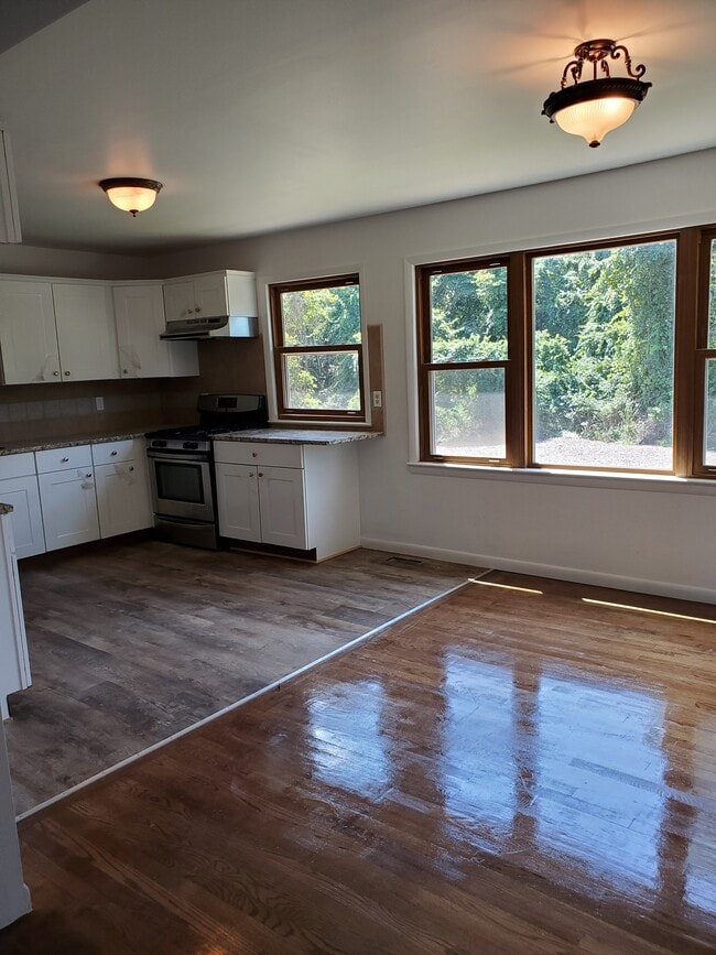 Building Photo - 109 Driftwood Ln