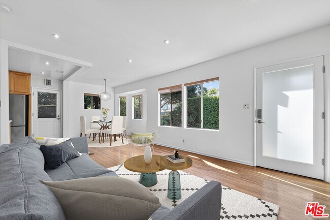 Foto del edificio - 2436 Walnut Ave