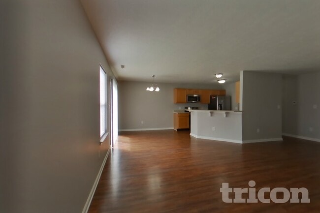 Foto del edificio - 8183 Dartmoth Ln