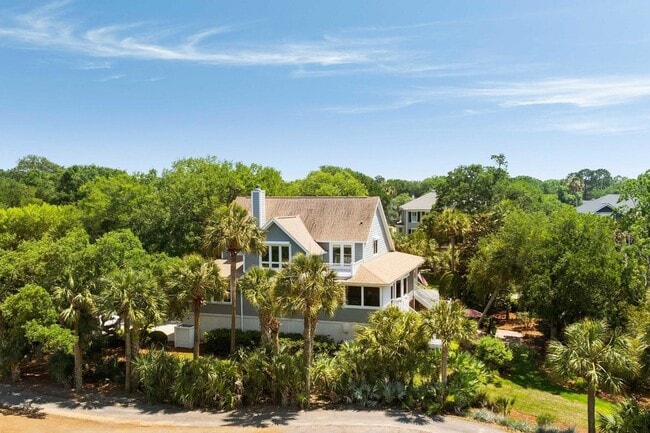 Foto del edificio - 16 Fairway Village Ln