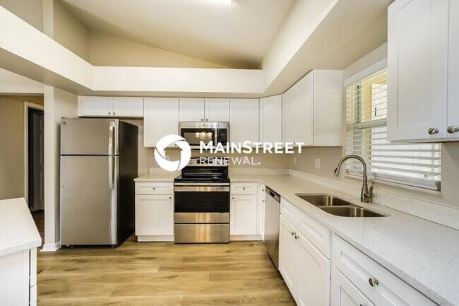 Building Photo - 3 Bedroom Pet-Friendly Home in cape coral, FL with Main Street Renewal