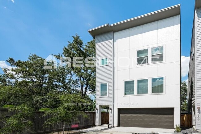 Building Photo - "Welcome Home! Get 1 month FREE RENT when ...