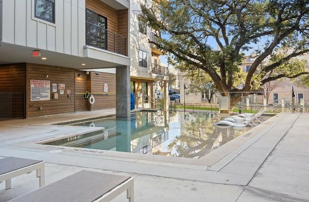 Foto del edificio - 2500 Longview St